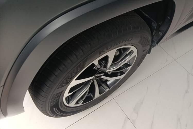 Used Haval H9 2024 2.0T Gasoline All-Wheel-Drive Extreme Edition Left Front Wheel Hub
