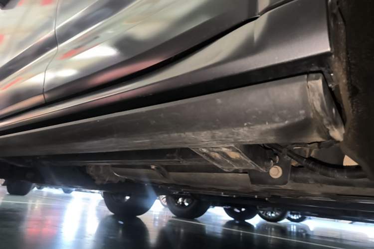 Used Haval H9 2024 2.0T Gasoline All-Wheel-Drive Extreme Edition Left Side Sill