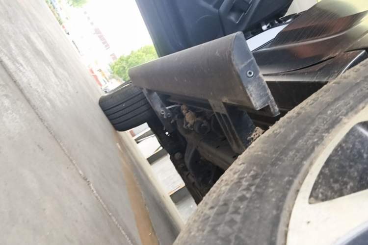 Used Haval H9 2024 2.0T Gasoline All-Wheel-Drive Extreme Edition Left Side Sill