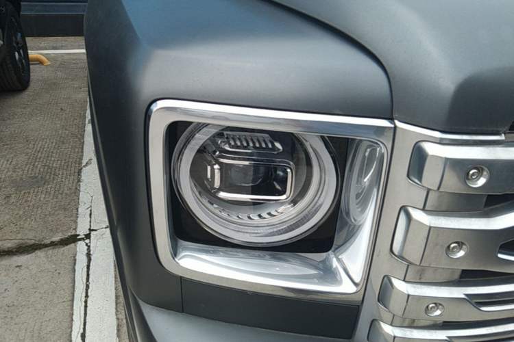 Used Haval H9 2024 2.0T Gasoline All-Wheel-Drive Extreme Edition Right Front Headlight