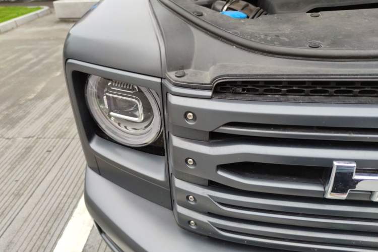 Used Haval H9 2024 2.0T Gasoline All-Wheel-Drive Extreme Edition Right Front Headlight