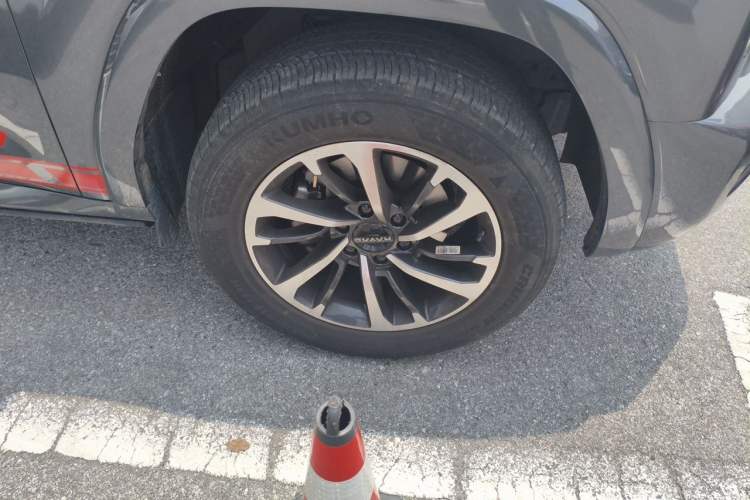 Used Haval H9 2024 2.0T Gasoline All-Wheel-Drive Extreme Edition Right Front Wheel Hub