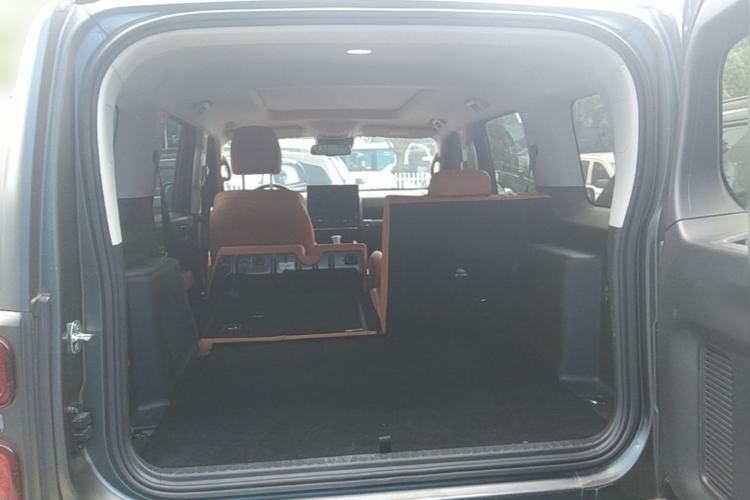 Used Haval H9 2024 2.0T Gasoline All-Wheel-Drive Extreme Edition Trunk
