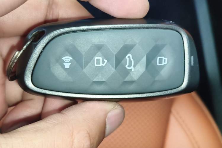 Used Haval H9 2024 2.0T Gasoline All-Wheel-Drive Extreme Edition Vehicle Key