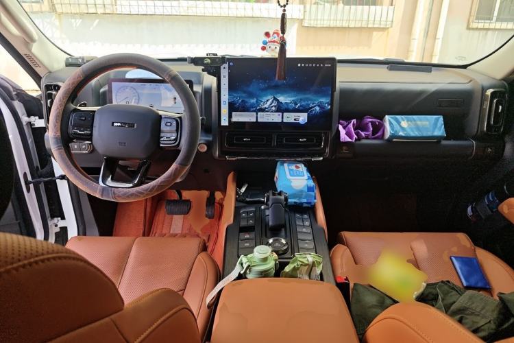 Used Haval H9 2024 2.0T Gasoline All-Wheel-Drive Extreme Edition Center Console