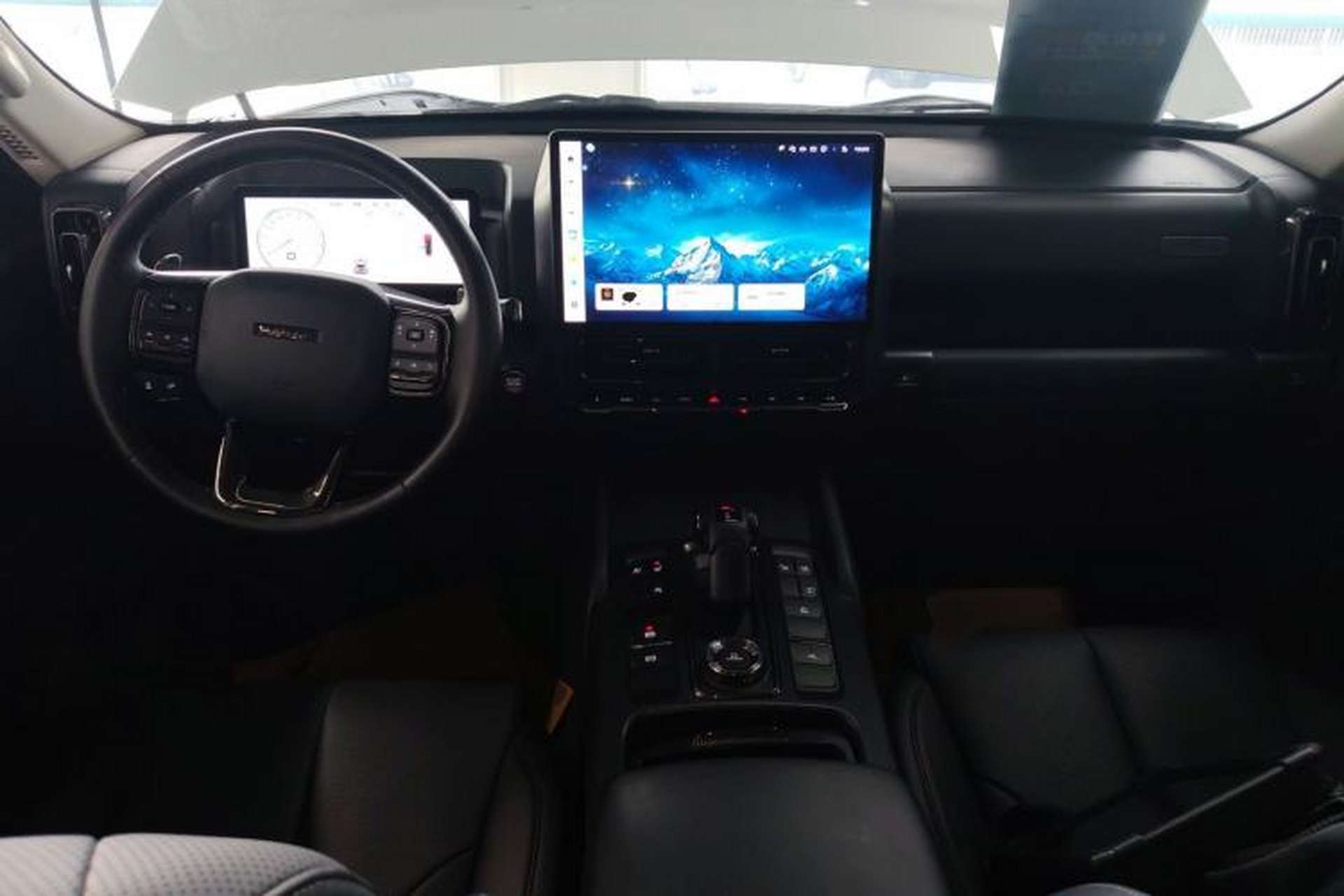 Used Haval H9 2024 2.0T Gasoline 4x4 Territory Edition Center Console
