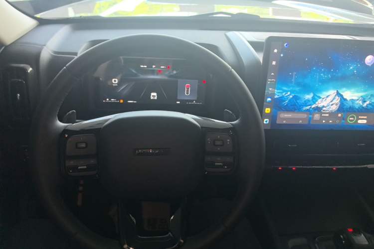 Used Haval H9 2024 2.0T Gasoline Four-Wheel Drive Explore Edition Center Console