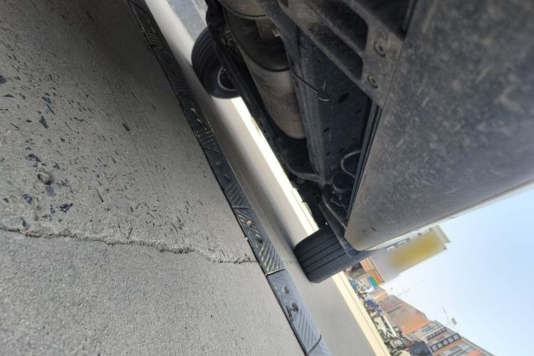Used Haval H9 2024 2.0T Gasoline All-Wheel-Drive Extreme Edition Chassis Rear Right