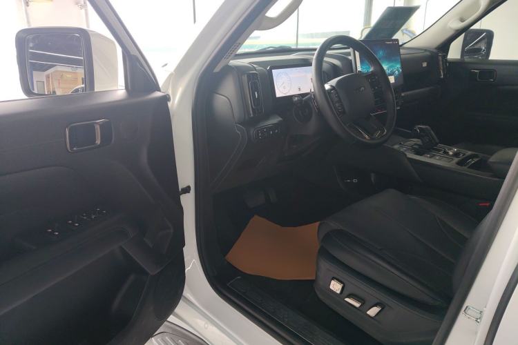 Used Haval H9 2024 2.0T Gasoline 4x4 Territory Edition Driver Seat