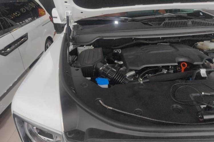 Used Haval H9 2024 2.0T Gasoline 4x4 Territory Edition Engine Bay Right