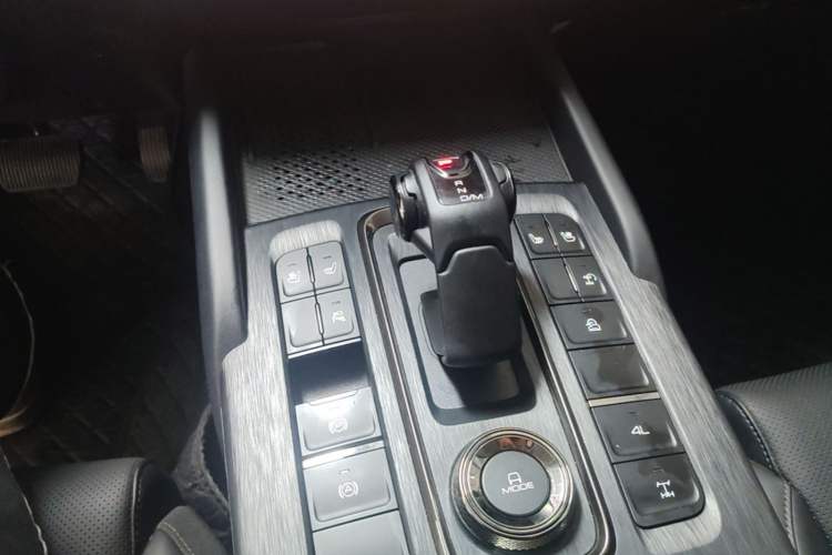 Used Haval H9 2024 2.0T Gasoline All-Wheel-Drive Extreme Edition Gear Lever