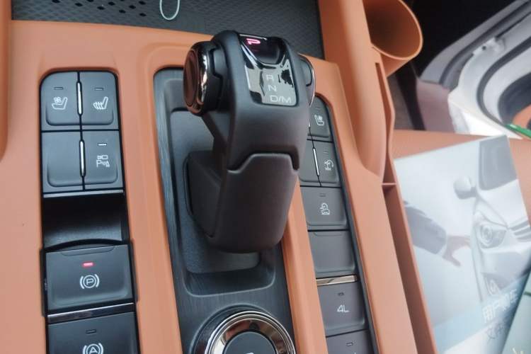 Used Haval H9 2024 2.0T Gasoline All-Wheel-Drive Extreme Edition Gear Lever