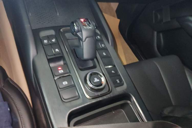 Used Haval H9 2024 2.0T Gasoline All-Wheel-Drive Extreme Edition Gear Lever