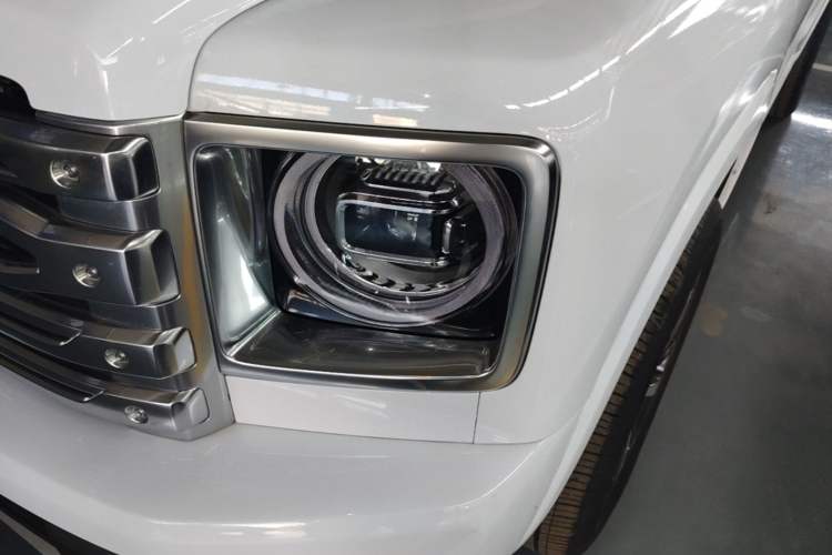 Used Haval H9 2024 2.0T Gasoline All-Wheel-Drive Extreme Edition Left Front Headlight