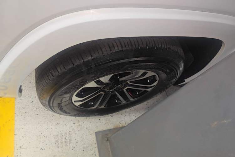 Used Haval H9 2024 2.0T Gasoline Four-Wheel Drive Explore Edition Left Front Wheel Hub