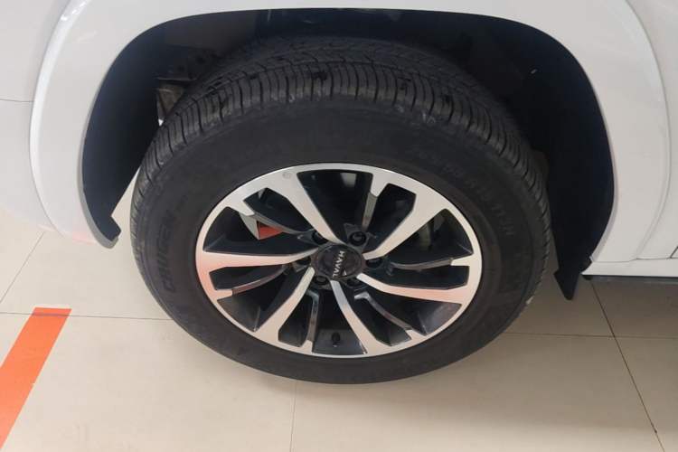 Used Haval H9 2024 2.0T Gasoline All-Wheel-Drive Extreme Edition Left Front Wheel Hub