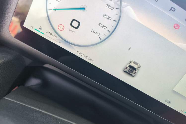 Used Haval H9 2024 2.0T Gasoline All-Wheel-Drive Extreme Edition Odometer Close Up