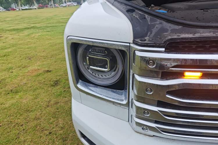 Used Haval H9 2024 2.0T Gasoline All-Wheel-Drive Extreme Edition Right Front Headlight
