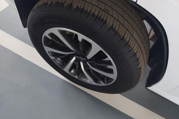 Used Haval H9 2024 2.0T Gasoline All-Wheel-Drive Extreme Edition Right Rear Wheel Hub