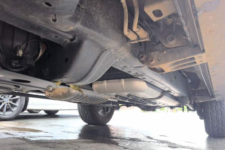 Used Haval H9 2025 Model 2.4T Diesel Four-wheel-drive Warrior Edition Chassis Front Left