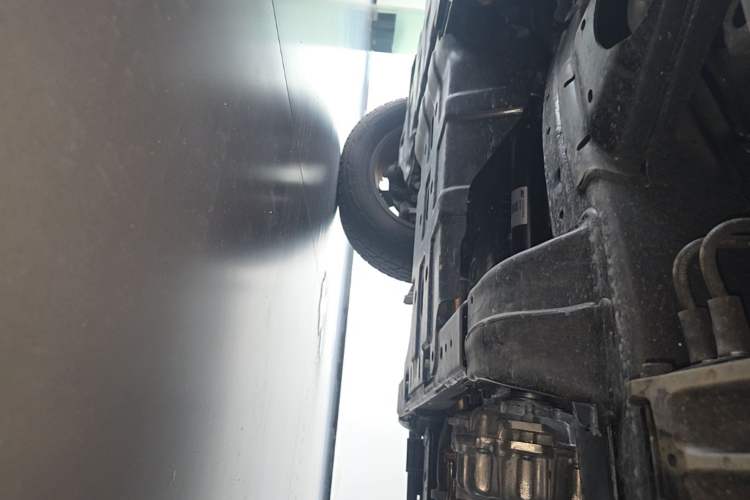 Used Haval H9 2025 Model 2.0T Gasoline Four-wheel-drive Warrior Edition Chassis Front Left