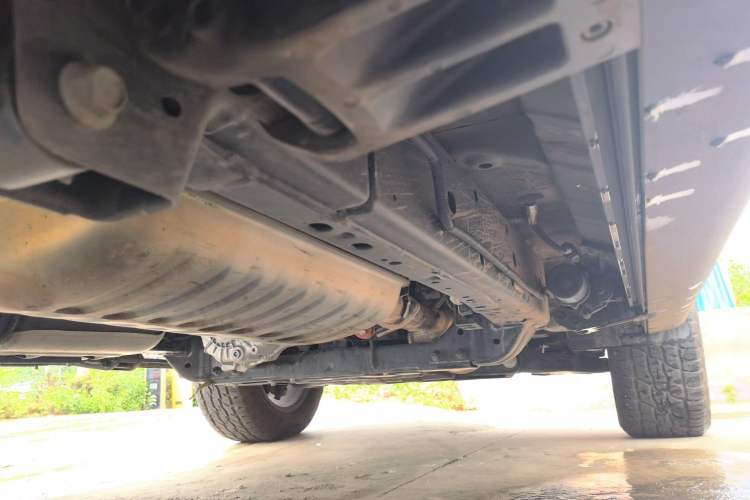Used Haval H9 2025 Model 2.4T Diesel Four-wheel-drive Warrior Edition Chassis Rear Right
