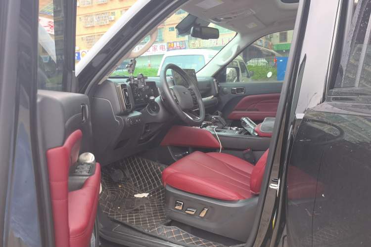 Used Haval H9 2025 Model 2.4T Diesel Four-wheel-drive Warrior Edition Driver Seat