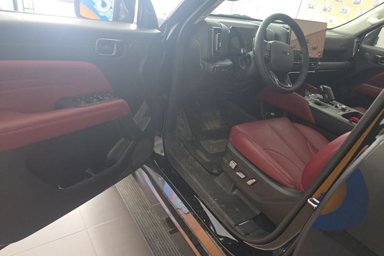 Used Haval H9 2025 Model 2.0T Gasoline Four-wheel-drive Warrior Edition Driver Seat