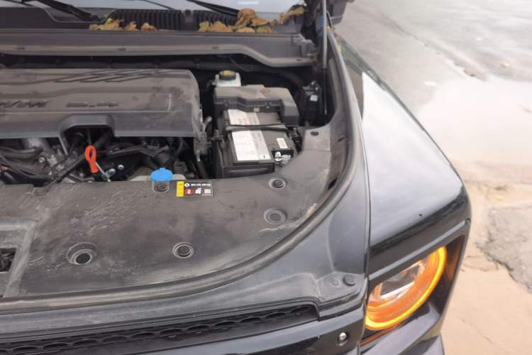 Used Haval H9 2025 Model 2.4T Diesel Four-wheel-drive Warrior Edition Engine Bay Left
