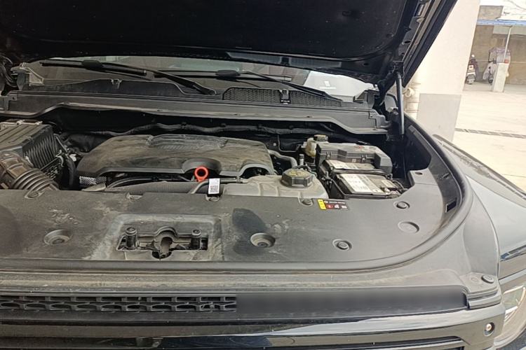 Used Haval H9 2025 Model 2.0T Gasoline Four-wheel-drive Warrior Edition Engine Bay Left