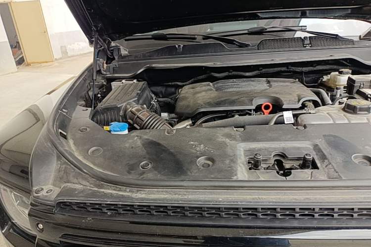 Used Haval H9 2025 Model 2.0T Gasoline Four-wheel-drive Warrior Edition Engine Bay Right