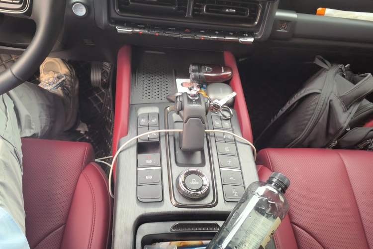 Used Haval H9 2025 Model 2.4T Diesel Four-wheel-drive Warrior Edition Gear Lever