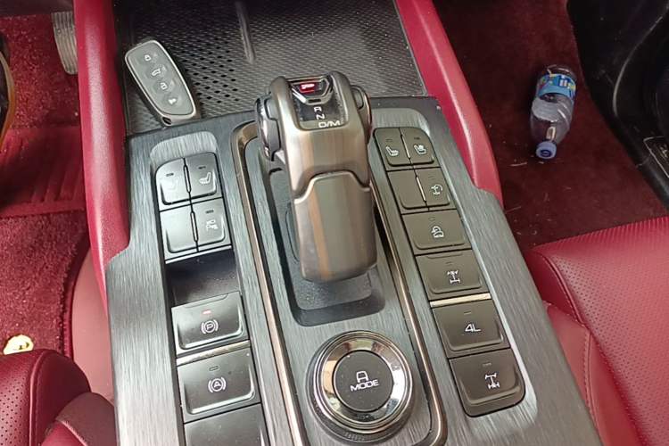 Used Haval H9 2025 Model 2.0T Gasoline Four-wheel-drive Warrior Edition Gear Lever