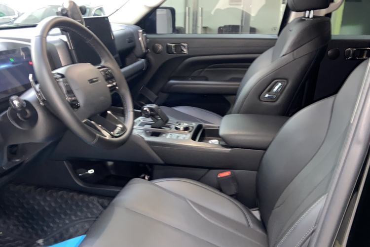 Used Haval H9 2025 Model 2.0T Gasoline Four-wheel-drive Warrior Edition Interior 3