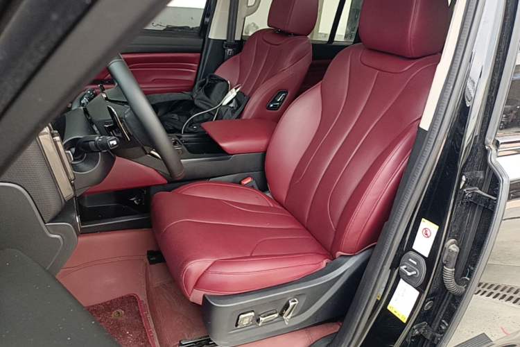 Used Haval H9 2025 Model 2.0T Gasoline Four-wheel-drive Warrior Edition Left Front Seat