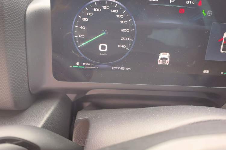 Used Haval H9 2025 Model 2.4T Diesel Four-wheel-drive Warrior Edition Odometer Close Up