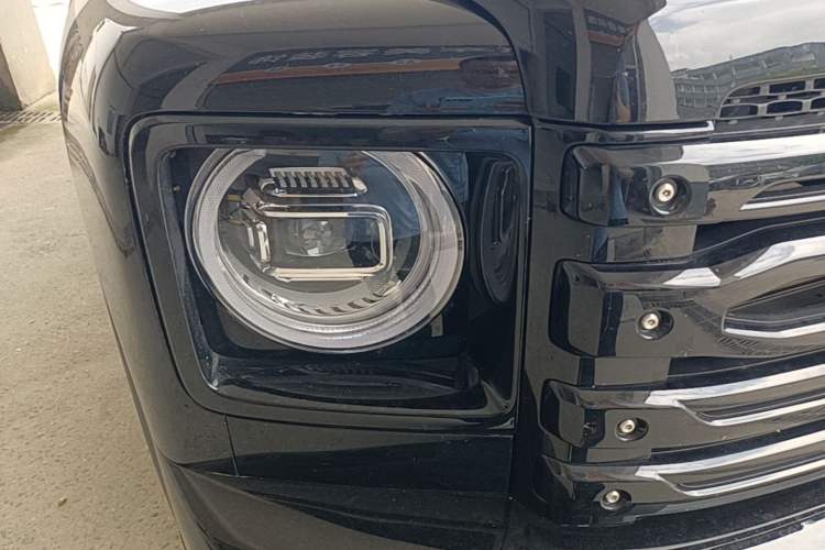 Used Haval H9 2025 Model 2.0T Gasoline Four-wheel-drive Warrior Edition Right Front Headlight