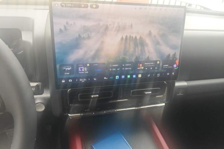 Used Haval H9 2026 Model 2.0T Gasoline Four-Wheel Drive Extreme Edition Audio And AC Panel