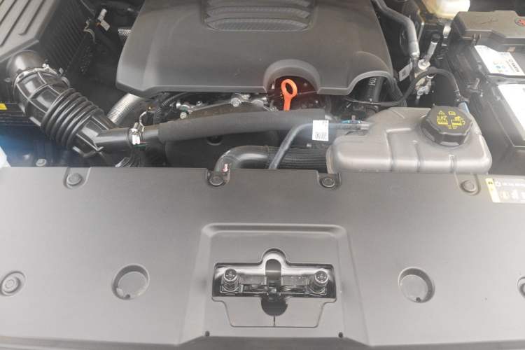 Used Haval H9 2026 Model 2.0T Gasoline Four-Wheel Drive Extreme Edition Engine Bay