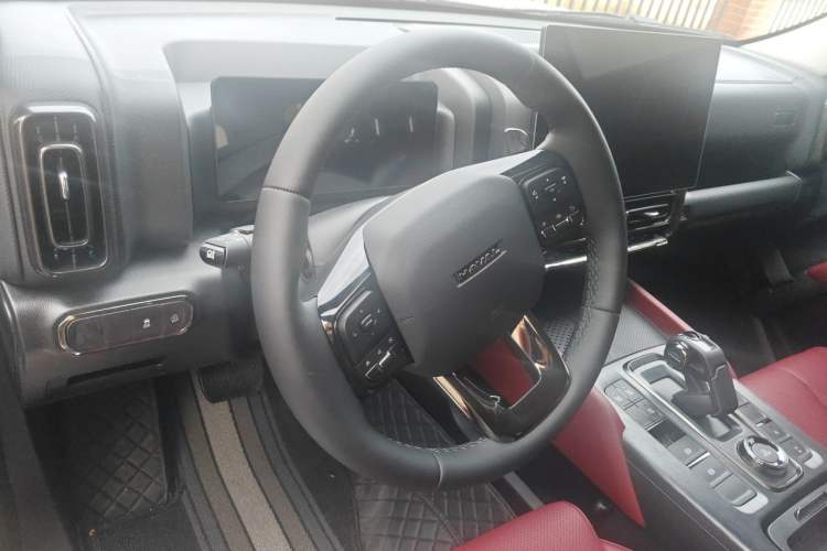 Used Haval H9 2026 Model 2.0T Gasoline Four-Wheel Drive Extreme Edition Steering Wheel
