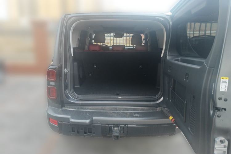 Used Haval H9 2026 Model 2.0T Gasoline Four-Wheel Drive Extreme Edition Trunk