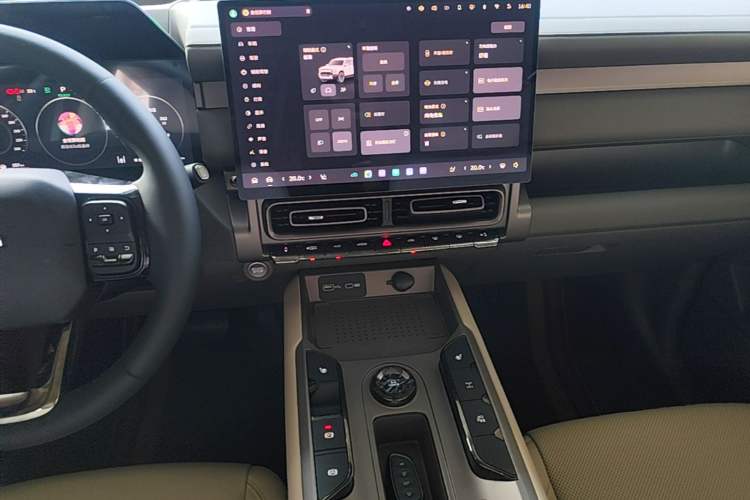 Used Haval Munglong PLUS 2026 Hi4 255 Ultra Five-Seat Navigation Edition Audio And AC Panel