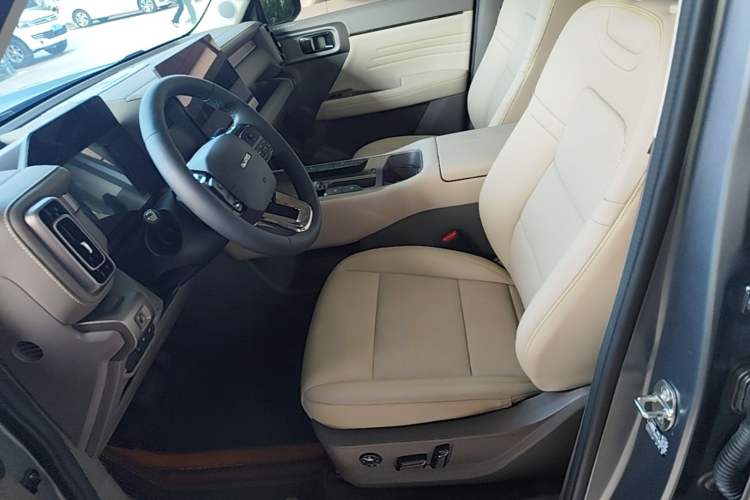 Used Haval Munglong PLUS 2026 Hi4 255 Ultra Five-Seat Navigation Edition Left Front Seat