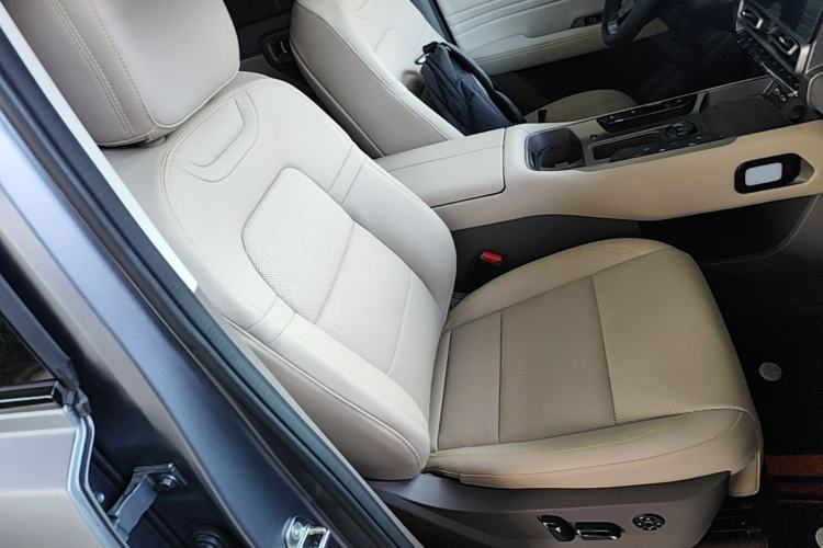 Used Haval Munglong PLUS 2026 Hi4 255 Ultra Five-Seat Navigation Edition Right Front Seat
