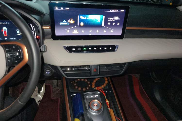 Used Haval JOLION 2021 1.5T Automatic Four-Door Version Audio And AC Panel
