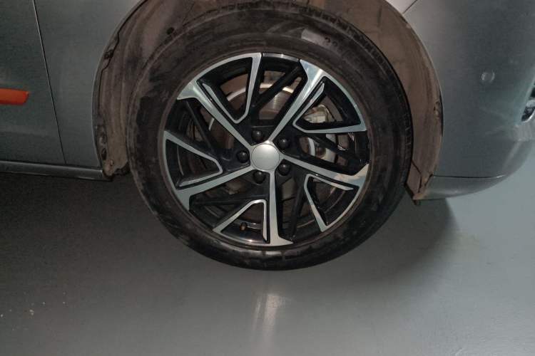 Used Haval JOLION 2021 1.5T Automatic Four-Door Version Right Front Wheel Hub