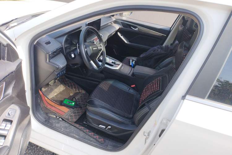 Used Haval JOLION 2021 1.5T Automatic Four-Door Version Driver Seat