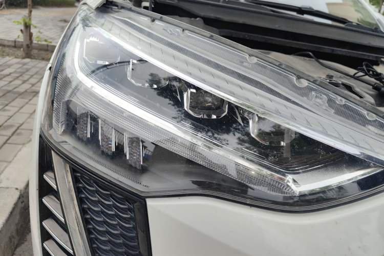 Used Haval JOLION 2021 1.5T Automatic Grand Three-Volume Version Right Front Headlight