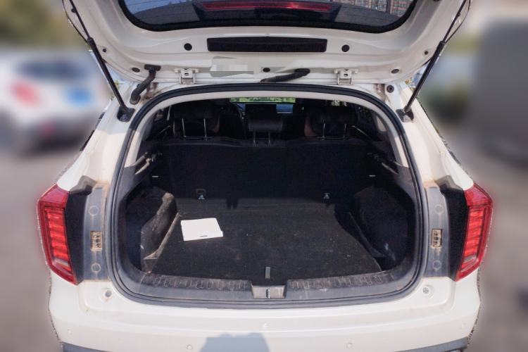 Used Haval JOLION 2021 1.5T Automatic Four-Door Version Trunk