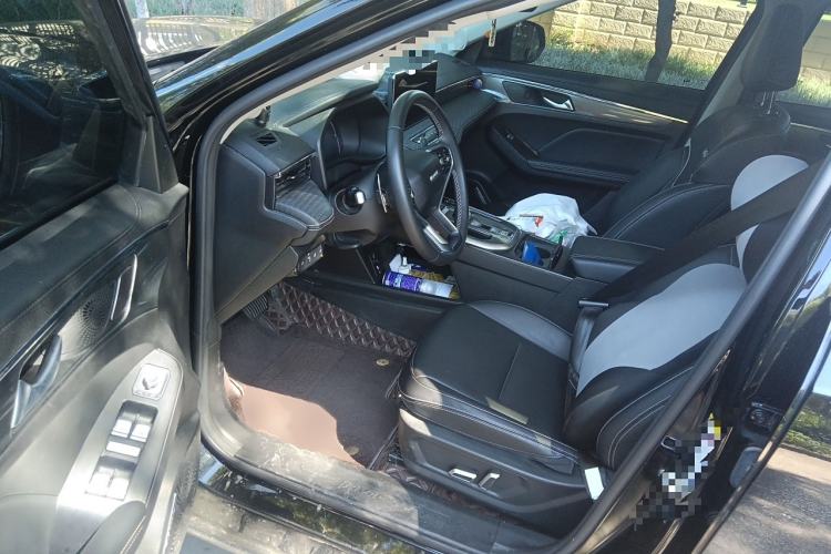 Used Haval JOLION 2021 1.5T Automatic Four-Door Version Interior 3